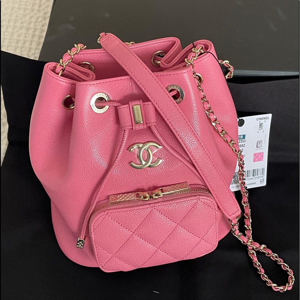 NEW 21B Chanel Bucket Bag Pink Crossbody Caviar - Picture 1 of 15